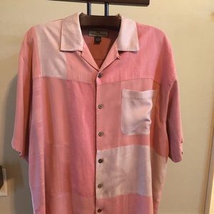 Tommy Bahama Men’s button up shirt - L